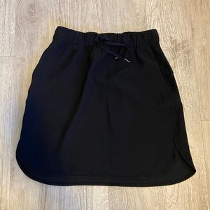 Lululemon black skirt